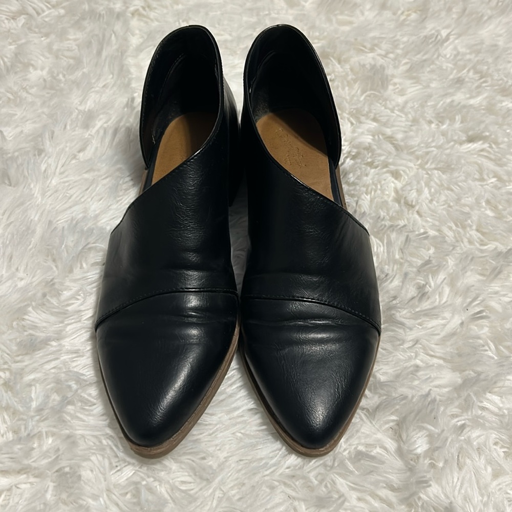 Universal Thread sustainable women’s all day heeled mule